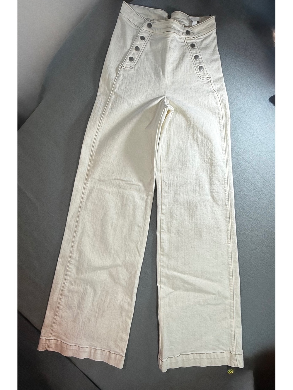 FRAME High Waist Wide Leg Jeans in Cream, Size 25